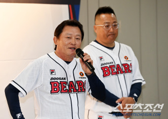 [포토] 박흥식 수석코치, 두산 유니폼 입으니 설레네요