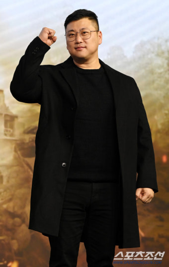 [포토] 허명행 감독, '황야' 파이팅!