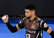 3R 전패→4R 전승 대반전 완성! 레오 35득점 OK금융그룹, 현대캐피탈 꺾고 6연승 질주 [천안리뷰]