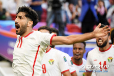 [포토] 요르단 알나이마트 역전에 환호