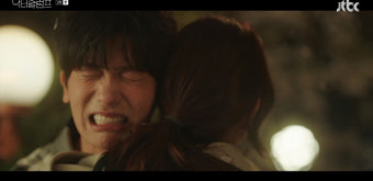 '우울증' 박신혜X '누명' 박형식, 껴안고 오열 