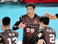 1인자는 나야나! 레오 40득점+성공률 74.1% OK금융 3위 도약. 삼성화재 3연패 늪→4위 추락 [대전리뷰]