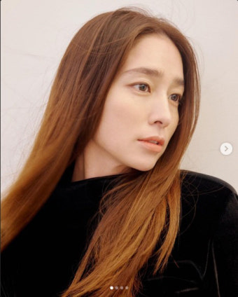 이병헌X이민정, 딸과 함께 행복한 일상 속에서 빛나는 모습
