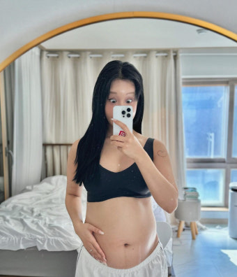 '혼전임신' 랄랄, 훌쩍 나온 D라인에 본인도 깜짝..누가봐도 딸 엄마