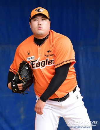 ML 78승 공 언제 쳐보나…비에 씻겨간 'VS 류현진', 성공적 캠프 말한 캡틴의 유일 아쉬움 [SC캠프 in 오키나와]