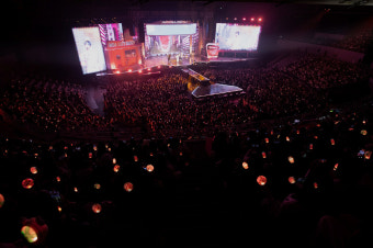 [공식]투모로우바이투게더, 4월 1일 컴백…데뷔 5주년 팬라이브서 깜짝 발표