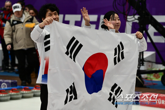 2025 하얼빈 동계 아시안게임, 김경애-성지훈 조가 컬링 믹스더블 부문에서 은메달 획득!