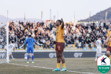 [현장리뷰]1분 만에 무너졌던 정효볼 광주, 가브리엘 멀티골X후반 4골 4대2 역전승…강원 잡고 개막 2연승