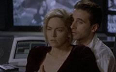 샤론 스톤 "영화 제작자가 상대 배우와 성관계 요구" 폭로