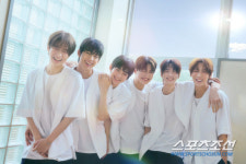 신인 그룹 TWS, 음료→면세점→의류 모델까지…하이브 좋은 영향력 이어갈 것