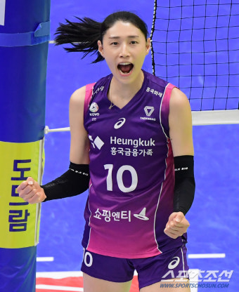 역스윕 악몽 이겨낼까? '36세 배구황제' 김연경의 마지막 소원. 그앞에 정호영 있다 [SC포커스]