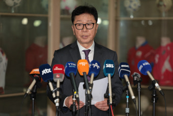'홍명보일까, 황선홍일까' 정해성 위원장, 국내 4명+외국인 7명에 담긴 차기 감독 의미