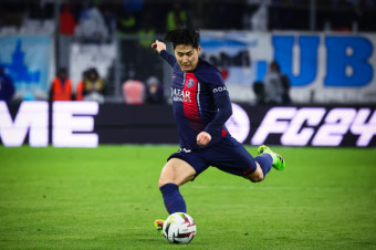 '메시-네이마르 공백 메웠다' 이강인, PSG 유니폼 판매량 음바페 능가 