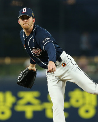 '실책→결승타' 강승호 결자해지! 두산, '김태형 더비' 첫승. 4-3 롯데 잡고 4연패 탈출 [부산리뷰]