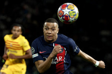 이강인 두 차례 슈팅, GK 선방 PSG 0-1 바르셀로나 전반 종료