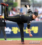 볼볼볼볼...주 2회 등판은 역시 무리였나, KIA 김건국 3이닝 못 채우고 와르르[광주 리포트]