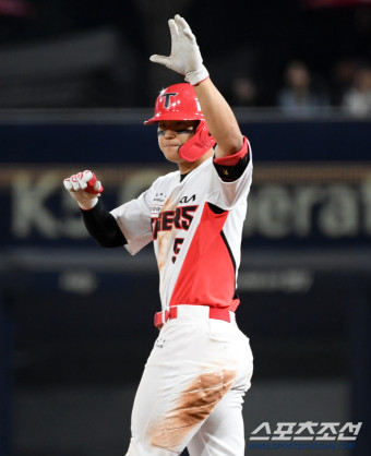 '이종범의 재림' 최초 기록 쓴 김도영, 최정 제치고 월간 MVP 수상