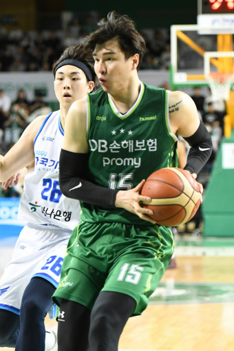 [단독] 원주 DB, 김종규와 3년 재계약. 강상재에 이어 김종규도 지켜냈다.