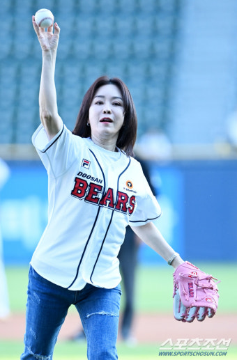 [포토] 김정난, 내가 시구의 여왕