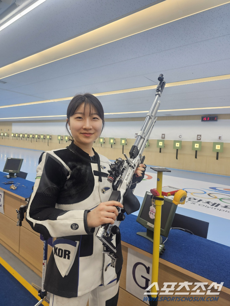 한국 대학생 반효진, 2024 파리 올림픽 사격 여자 10m 공기소총 부문에서 신기록 세우고 결선 진출하여 국가 기대감 상승