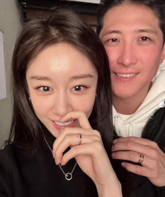 지연황재균, 뜬금 이혼설 즉각 부인 