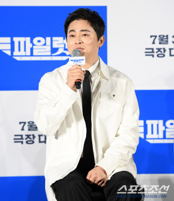 [포토] 조정석 '5년 만에 돌아왔어요'