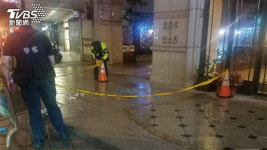 고층 아파트서 추락한 남성, 길가던 여성 덮쳐…1명 사망