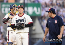 [포토] 시라카와 '4회 채우지 못하고 아쉬운 강판'