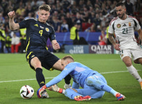 토트넘 파격 결단, 맨유 4000만 파운드 스타 영입 준비→텐 하흐 감독은 결사 반대