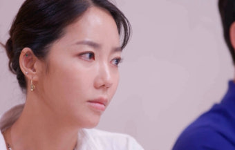 이윤진 