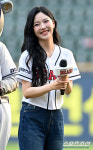 [포토] 윤하정, 야구팬 설레는 미소