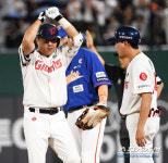 [포토] 정훈 뜨거운 타격감