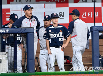 [포토] 퇴장 당하는 이승엽 감독