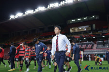 [ACLE 현장인터뷰] 中 1위 컷! 완벽한 설계로 포항대첩 이끈 박태하 감독 짜릿하죠