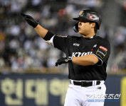 사상 초유 WC 업셋 나오나…KT, '한 번도 못 이긴 다승왕' 무너트렸다! 두산에 4-0 완승 [WC1 리뷰]
