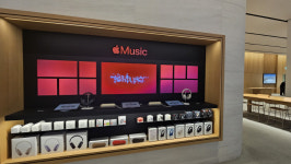 [삼성 vs 애플 강남대전 1년] 전문 매장 가보니…삼성스토어, 동선·소통 아쉬워