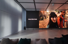 [삼성 vs 애플 강남대전 1년] 전문 매장 가보니…삼성스토어, 동선·소통 아쉬워