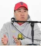 [포토] 이범호 감독 '매경기 최선을 다하겠습니다'
