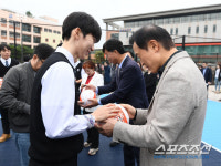 안산 송호고 미래형 운동장에 담긴 임태희 경기교육감의 신념, 학교와 교육의 발전, 지역사회와 함께 해야 한다