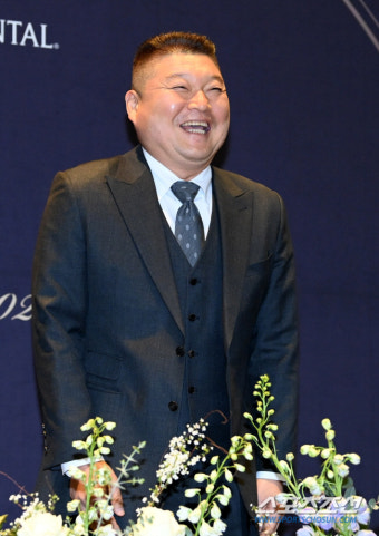 강호동, 가로수길 빌딩 166억에 매각…6년만 25억 시세 차익