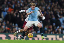 잘 가요 104골 172도움 21세기 EPL 아이콘, 연봉 2300억 사우디행 거절하나...미국행 급부상