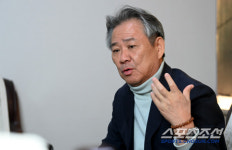 직무정지 처분 항고심 기각이기흥 회장법원 선거 앞두고 어느 한쪽 편들지 않은것...재항고할 것