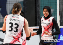 [포토] 메가 눈빛 교환