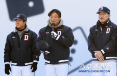 "日 수소문해 영입" 왜 2군 감독 대신 '총괄코치' 맡겼나…두산, 원조 화수분 명가 부활 꿈꾼다