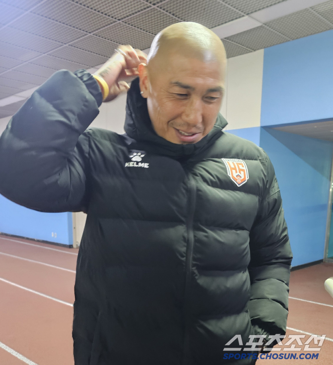 차두리 감독, 성남FC와의 데뷔전서 0-2 완패…화려한 데뷔 끝에 아쉬움