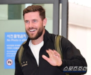 패트릭 멋지다 KIA팬들 환호성에 입이 쩍! 테스형 떠난 자리 메울 새로운 강타자 위즈덤 한국팬들 환대에 깜짝
