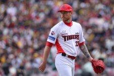 위즈덤 멀티홈런→올러 7이닝 2실점 KIA, 만원관중 앞에서 연패 탈출[광주 리뷰]