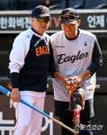 [포토] 김경문 감독, 김태연 오늘 기대할게