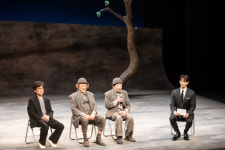 신구·박근형 연극 고도를 기다리며 특별 기부공연..청년 연극인 씨앗이 되길