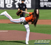 [포토] 아일릿 윤아 긴 머리카락 휘날리며 강렬한 시구